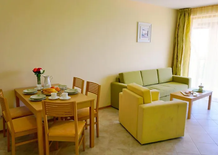 Морски Апартаменти Джулай Морнинг - July Morning Sea View Apartments