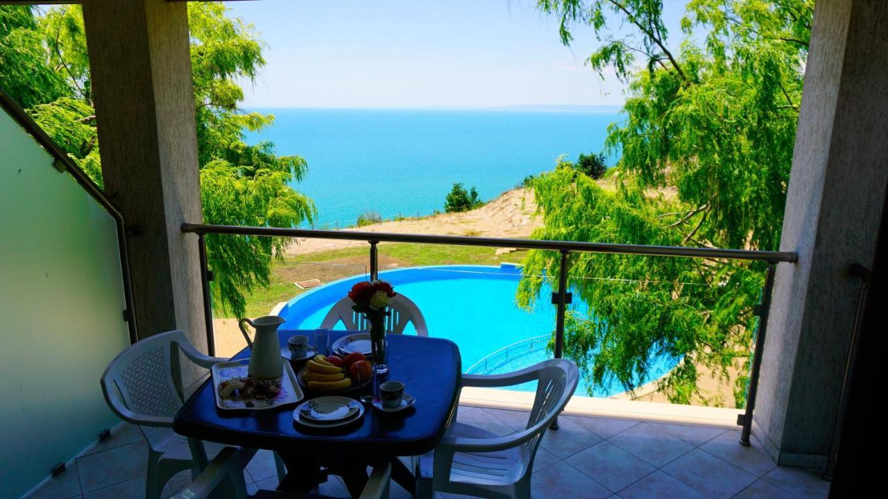 морски джулай морнинг - July Morning Sea View