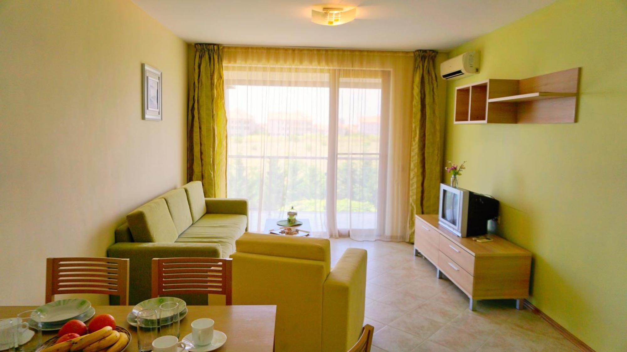 морски джулай морнинг - July Morning Sea View Apartment
